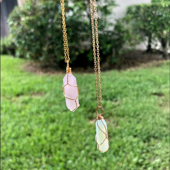 Stone Pendent Necklace 💋 - Picture 1 of 6